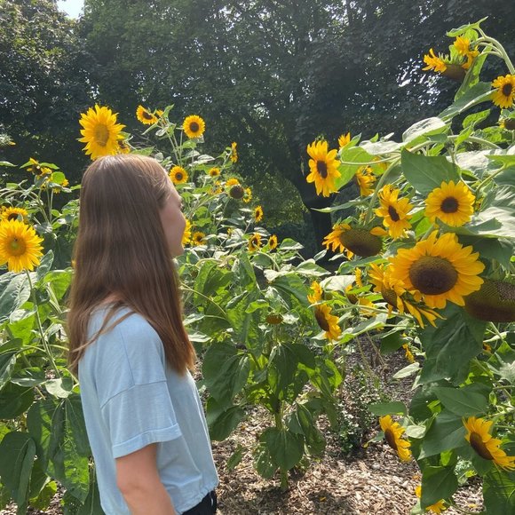 Meet your Posher, Annette - Picture 1 of 1